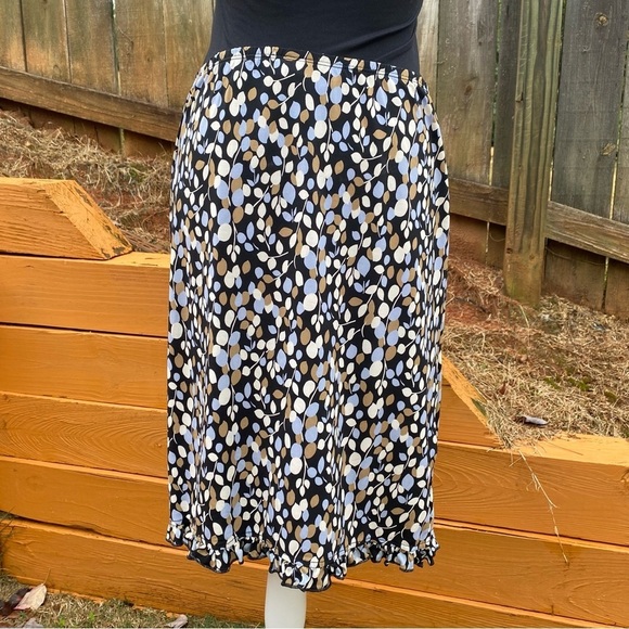 BCBGMaxAzria Leaf Pattern Skirt Size Large - Picture 5 of 11